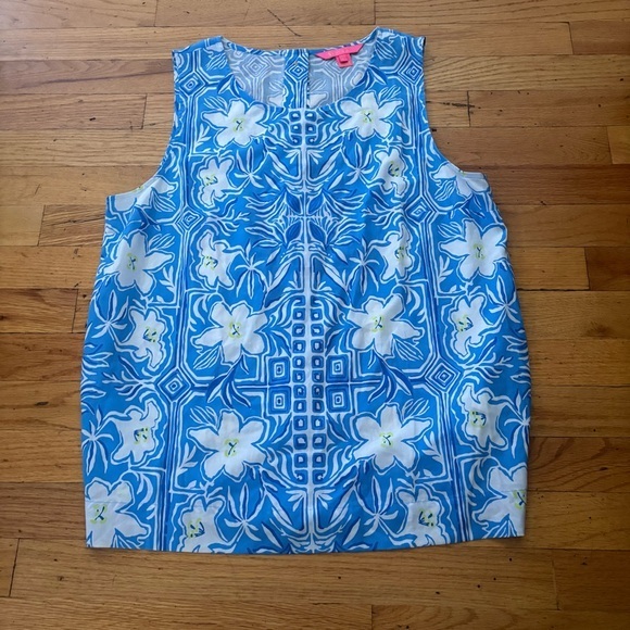 Lilly Pulitzer Tops - Lilly Pulitzer Button Back Tank Size Large